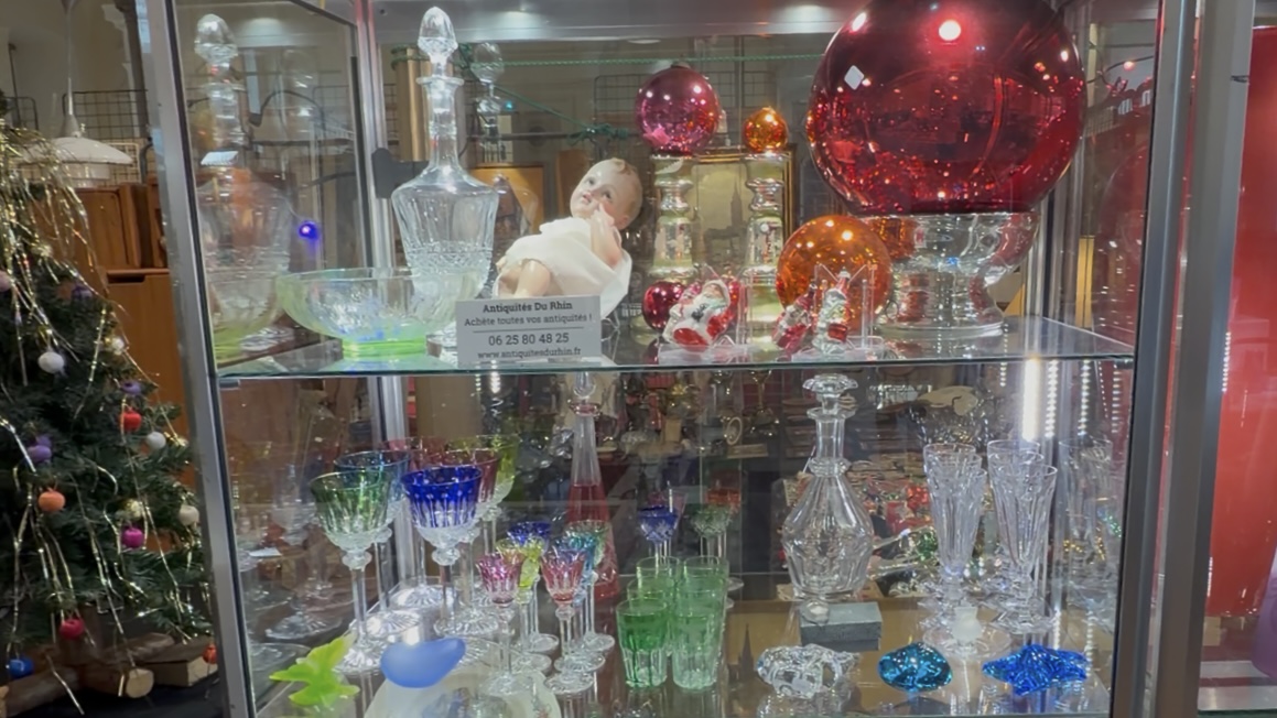 Noël de la brocante strasbourg aubette vitrine cristal saint louis baccarat
